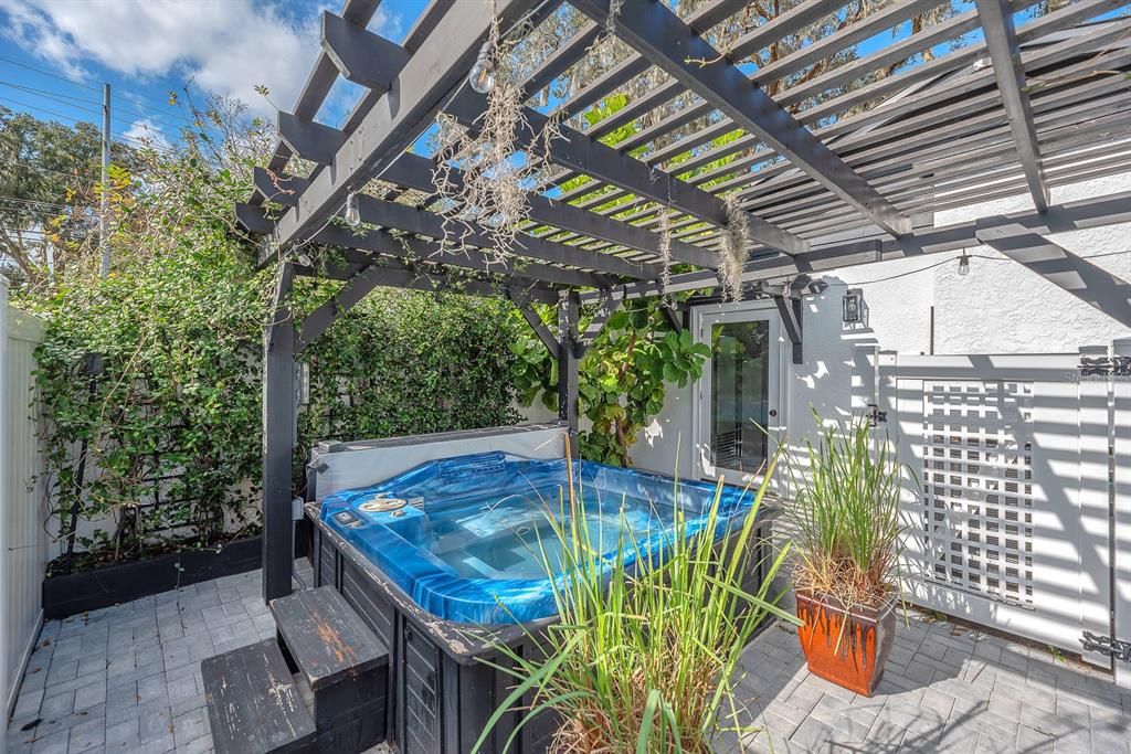 For Sale: $570,000 (0 beds, 0 baths, 780 Square Feet)