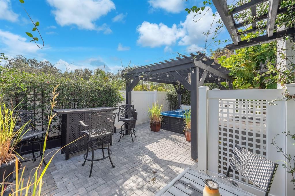 For Sale: $570,000 (0 beds, 0 baths, 780 Square Feet)