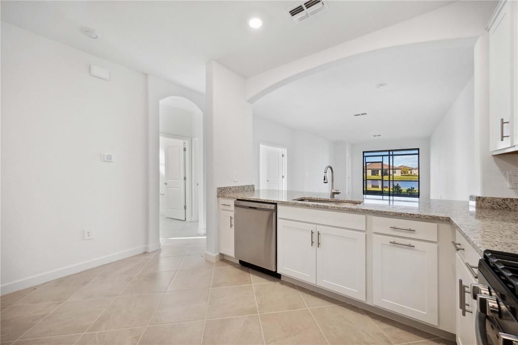 For Rent: $2,700 (3 beds, 2 baths, 1417 Square Feet)