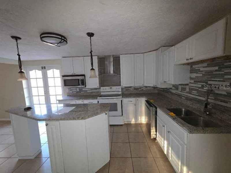 En Venta: $276,000 (3 camas, 3 baños, 1481 Pies cuadrados)