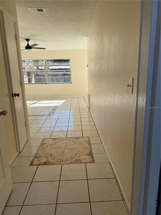 待售: $280,000 (2 贝兹, 2 浴室, 1076 平方英尺)