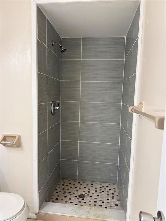 待售: $280,000 (2 贝兹, 2 浴室, 1076 平方英尺)