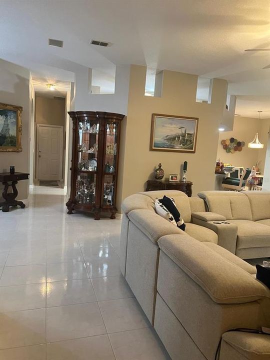 En Venta: $926,160 (4 camas, 3 baños, 3284 Pies cuadrados)