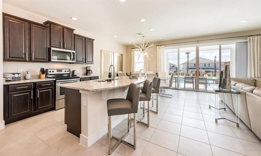 待售: $580,000 (4 贝兹, 3 浴室, 2363 平方英尺)