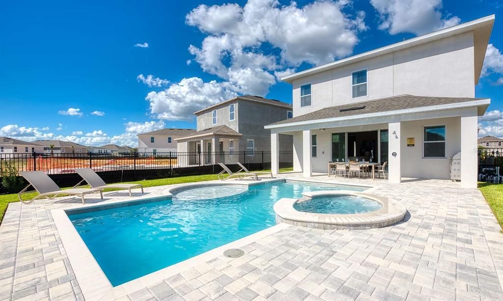 待售: $580,000 (4 贝兹, 3 浴室, 2363 平方英尺)