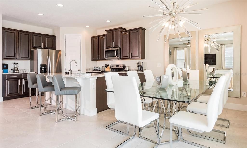 待售: $580,000 (4 贝兹, 3 浴室, 2363 平方英尺)