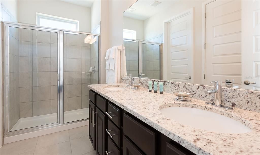 待售: $580,000 (4 贝兹, 3 浴室, 2363 平方英尺)