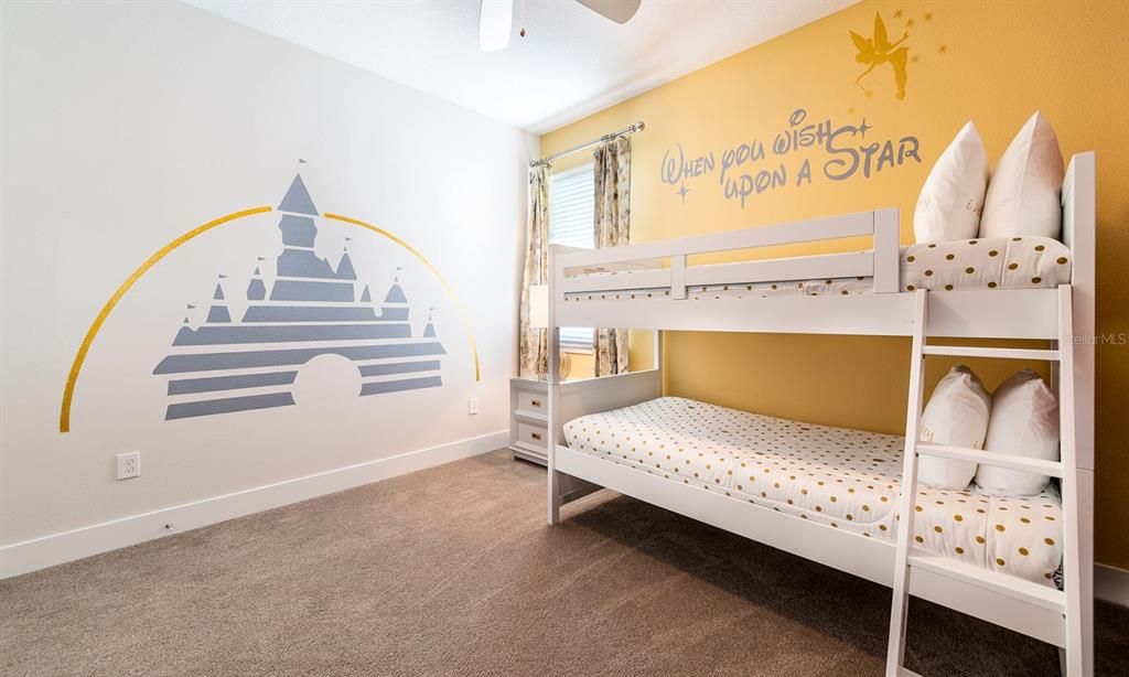 待售: $580,000 (4 贝兹, 3 浴室, 2363 平方英尺)