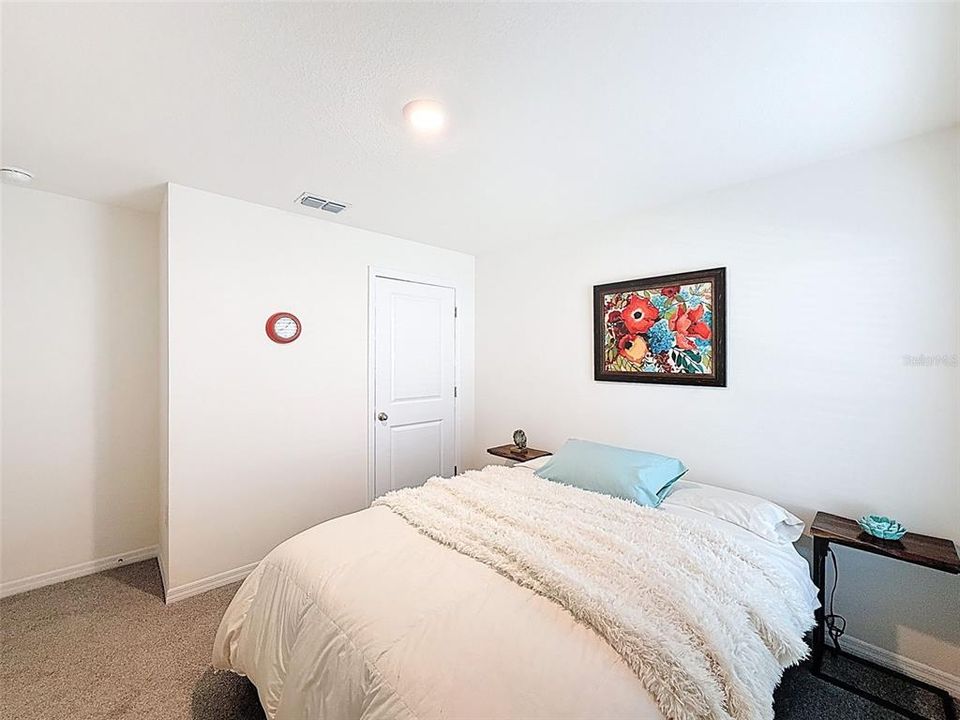 待售: $295,000 (4 贝兹, 2 浴室, 1828 平方英尺)