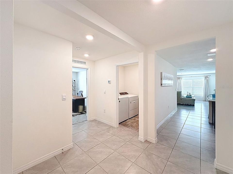 待售: $295,000 (4 贝兹, 2 浴室, 1828 平方英尺)