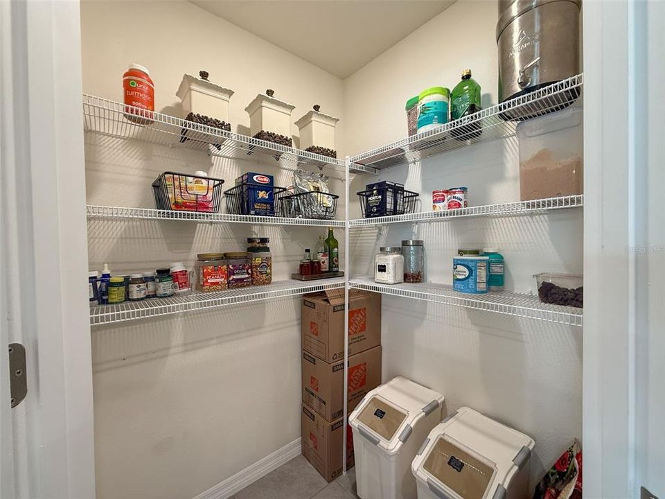 待售: $295,000 (4 贝兹, 2 浴室, 1828 平方英尺)