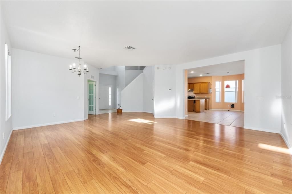 待售: $355,000 (4 贝兹, 3 浴室, 2510 平方英尺)