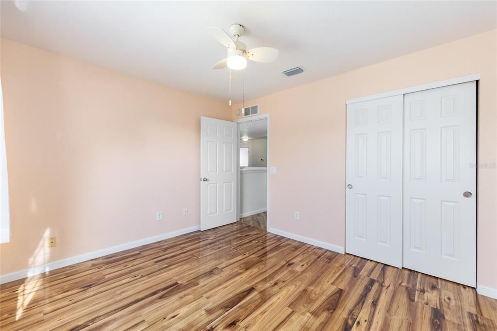 待售: $355,000 (4 贝兹, 3 浴室, 2510 平方英尺)