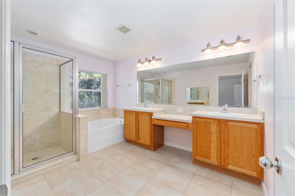 待售: $355,000 (4 贝兹, 3 浴室, 2510 平方英尺)