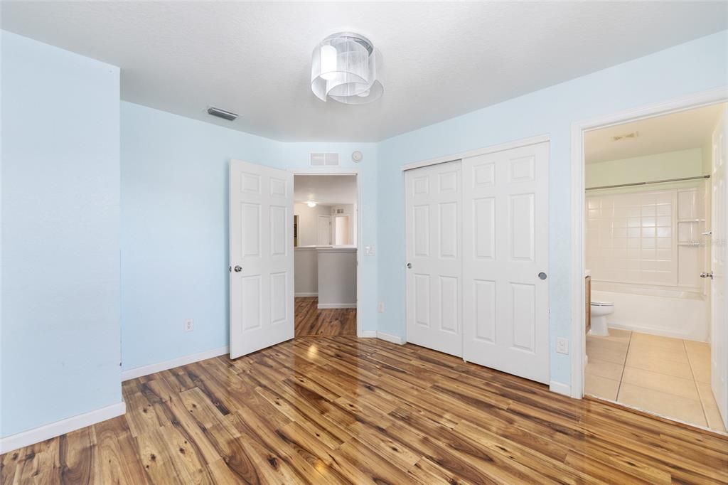 待售: $355,000 (4 贝兹, 3 浴室, 2510 平方英尺)