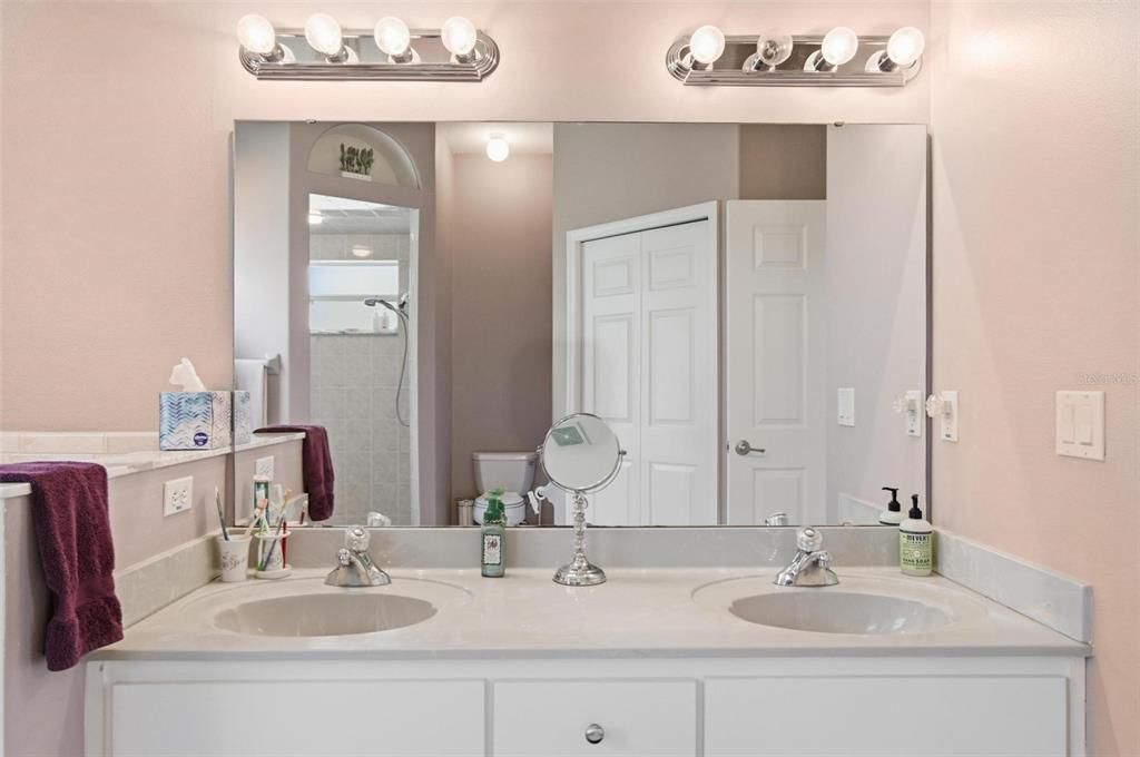 For Sale: $315,000 (3 beds, 2 baths, 1861 Square Feet)