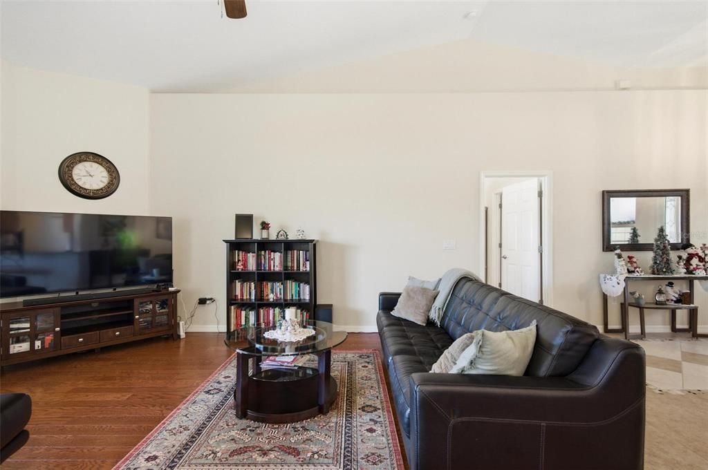 For Sale: $315,000 (3 beds, 2 baths, 1861 Square Feet)