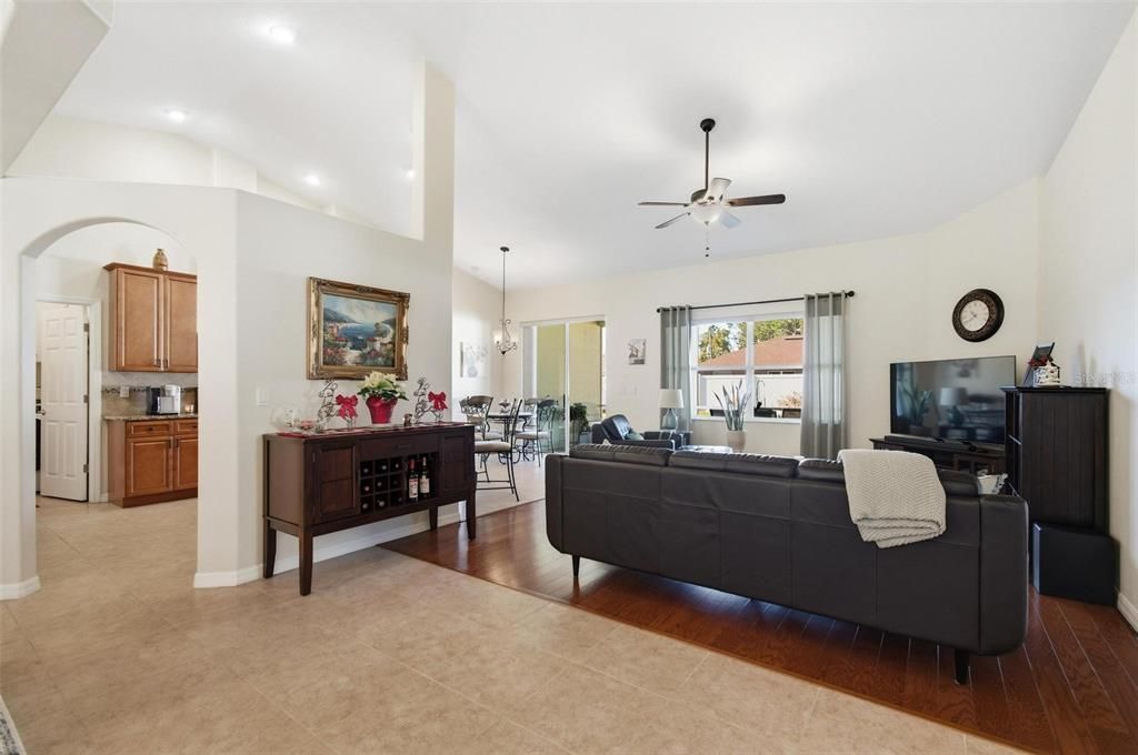 For Sale: $315,000 (3 beds, 2 baths, 1861 Square Feet)