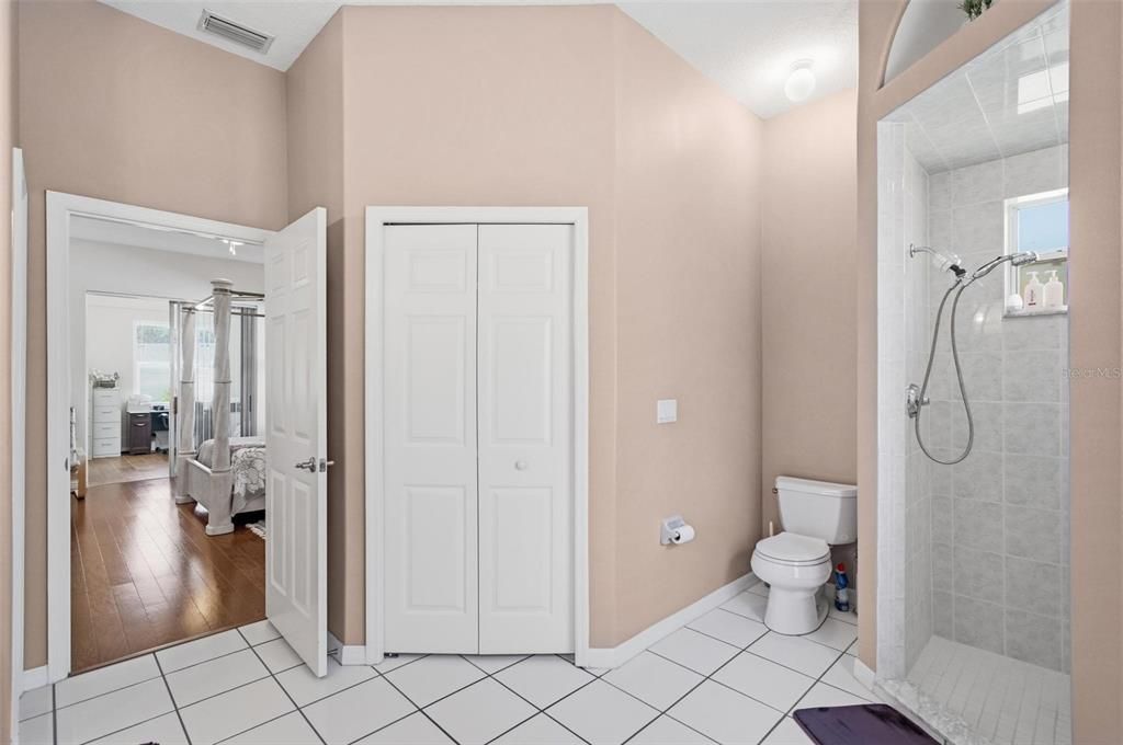 For Sale: $315,000 (3 beds, 2 baths, 1861 Square Feet)