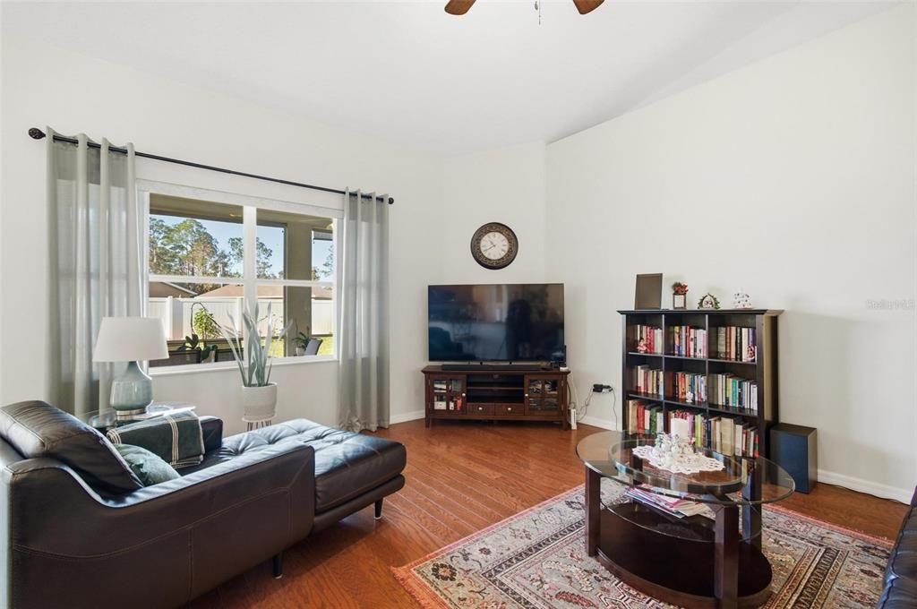 For Sale: $315,000 (3 beds, 2 baths, 1861 Square Feet)