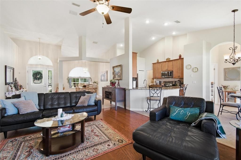 For Sale: $315,000 (3 beds, 2 baths, 1861 Square Feet)