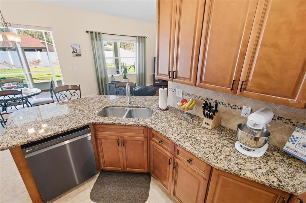 For Sale: $315,000 (3 beds, 2 baths, 1861 Square Feet)