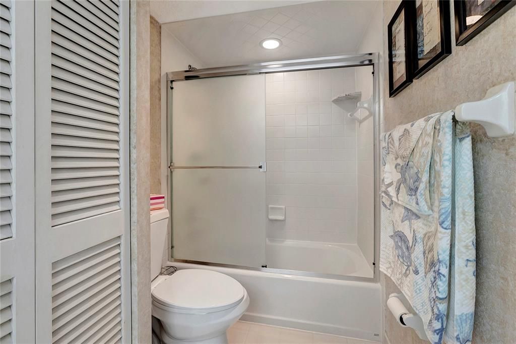 For Rent: $2,500 (2 beds, 2 baths, 1308 Square Feet)