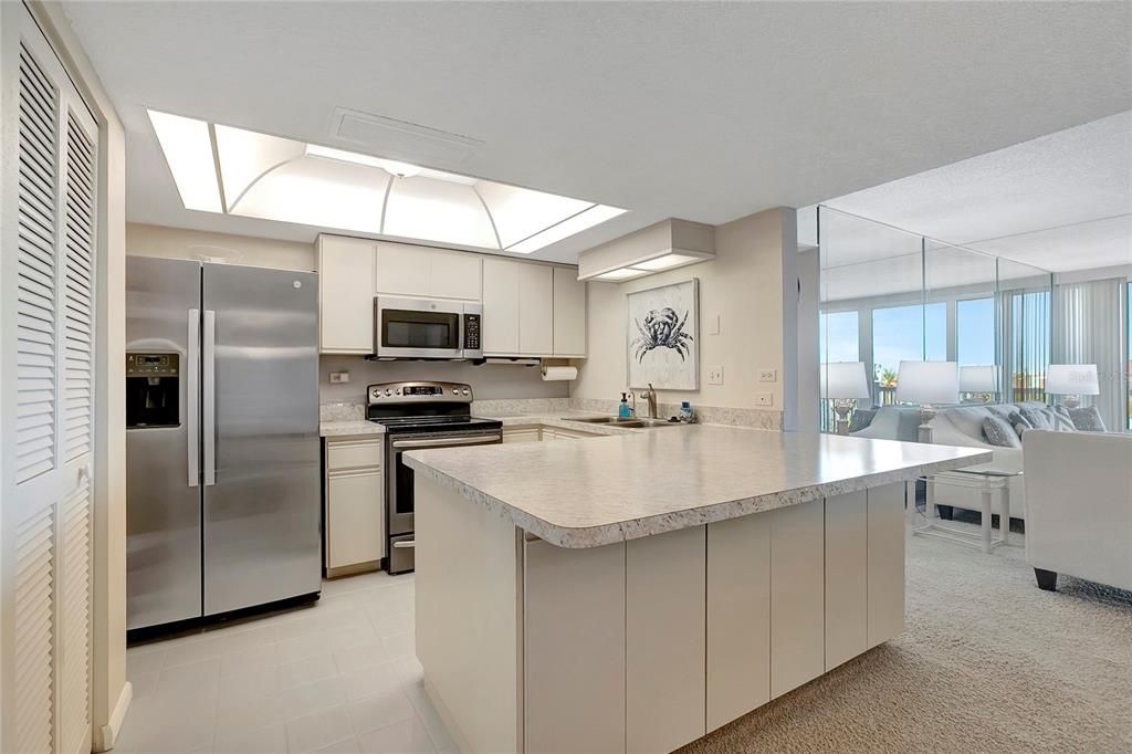 For Rent: $2,500 (2 beds, 2 baths, 1308 Square Feet)