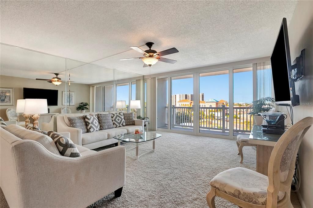 For Rent: $2,500 (2 beds, 2 baths, 1308 Square Feet)