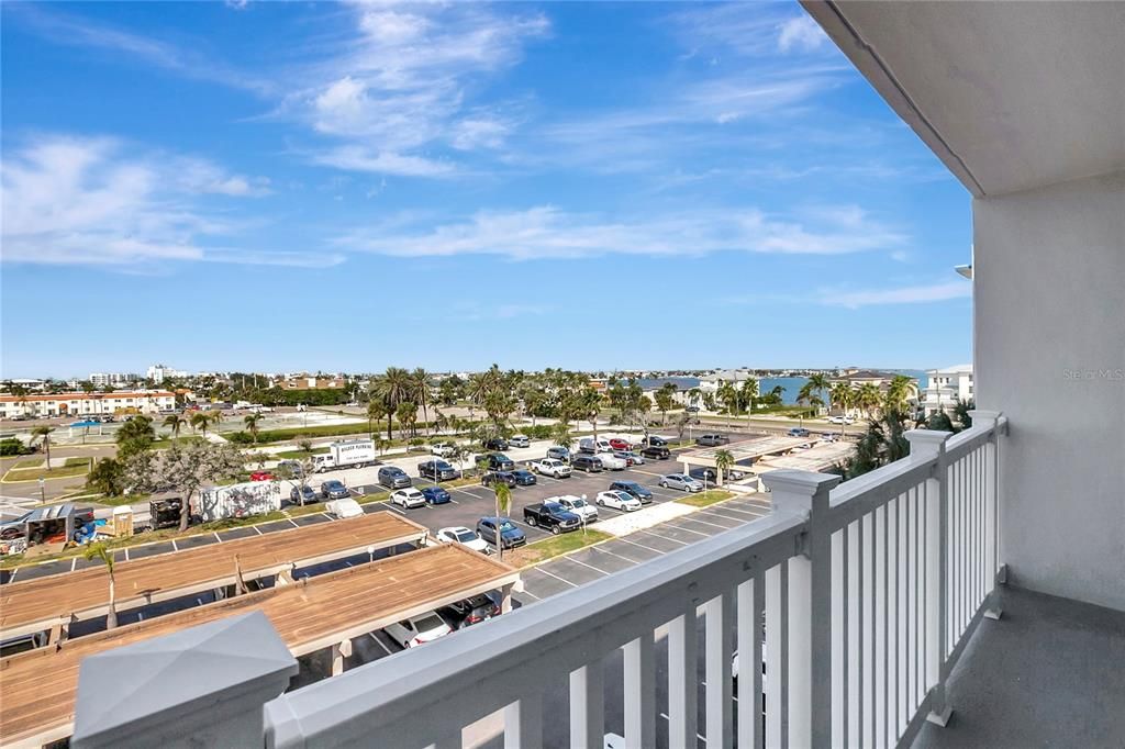 For Rent: $2,500 (2 beds, 2 baths, 1308 Square Feet)