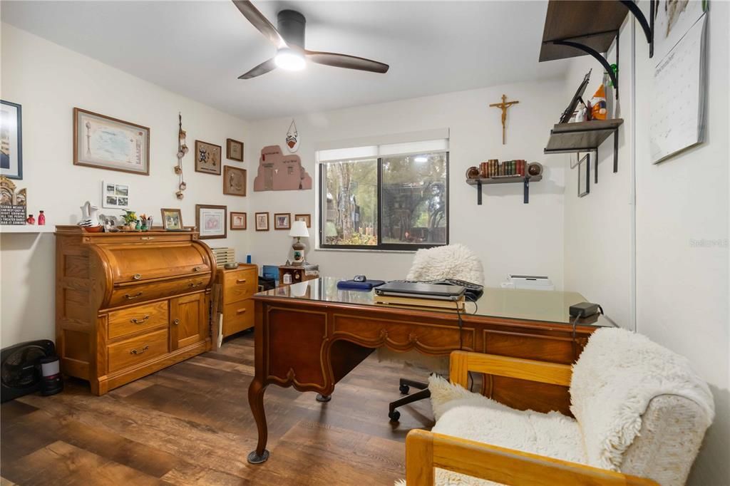 待售: $229,900 (2 贝兹, 2 浴室, 1182 平方英尺)