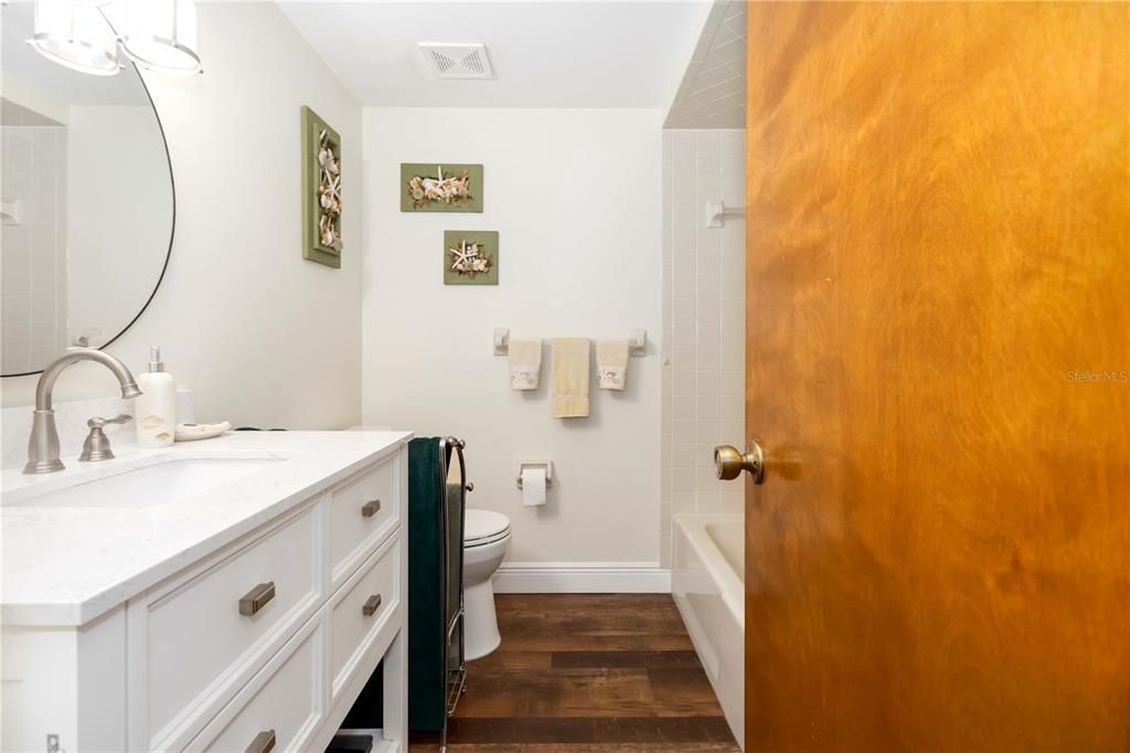 待售: $229,900 (2 贝兹, 2 浴室, 1182 平方英尺)