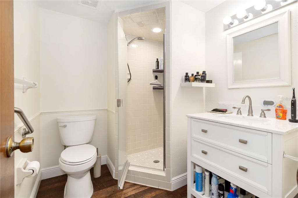 待售: $229,900 (2 贝兹, 2 浴室, 1182 平方英尺)