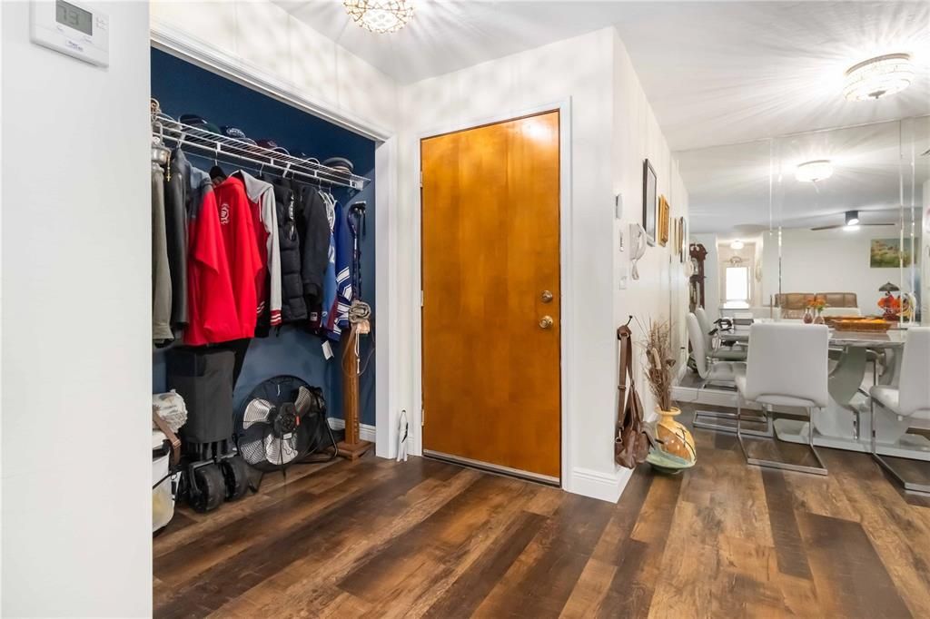 待售: $229,900 (2 贝兹, 2 浴室, 1182 平方英尺)