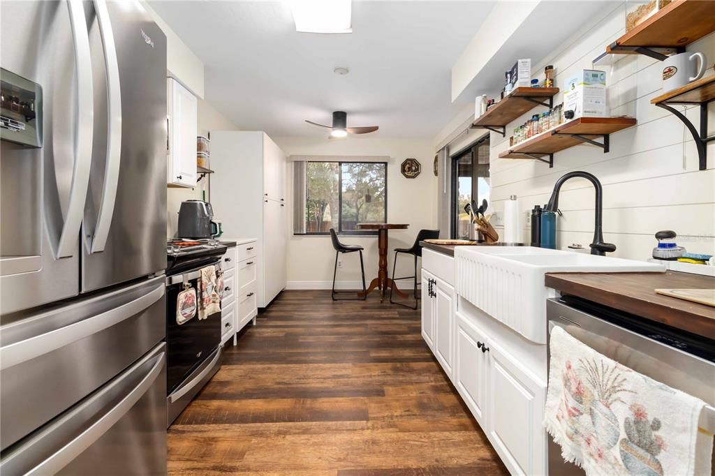 待售: $229,900 (2 贝兹, 2 浴室, 1182 平方英尺)