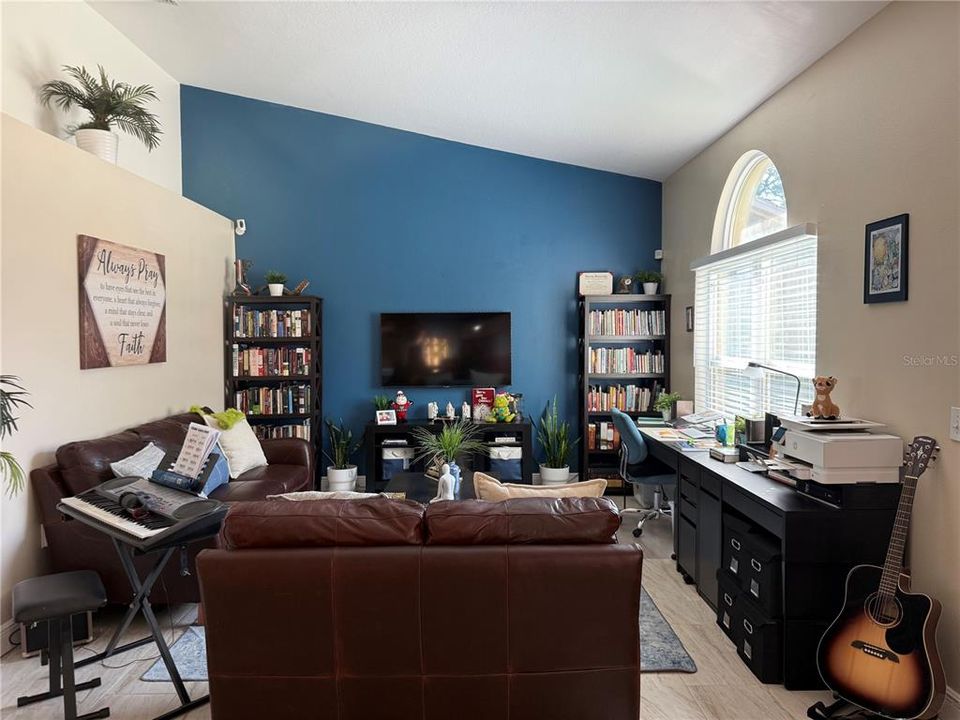 For Sale: $460,000 (4 beds, 3 baths, 2717 Square Feet)