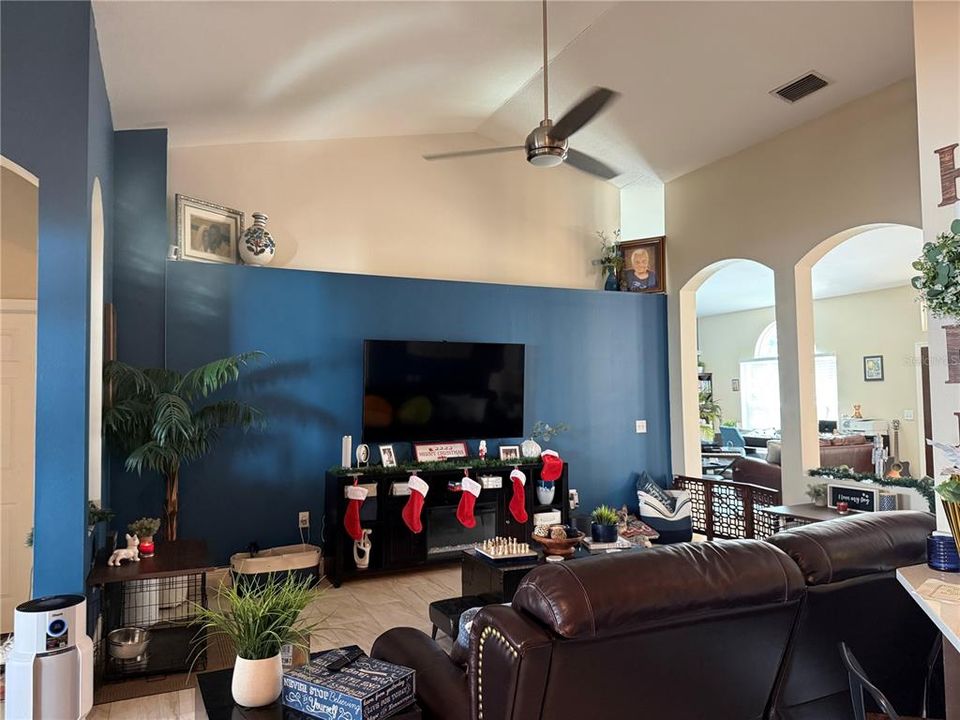 For Sale: $460,000 (4 beds, 3 baths, 2717 Square Feet)