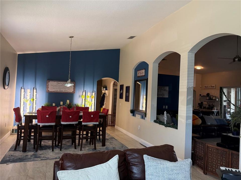 For Sale: $460,000 (4 beds, 3 baths, 2717 Square Feet)