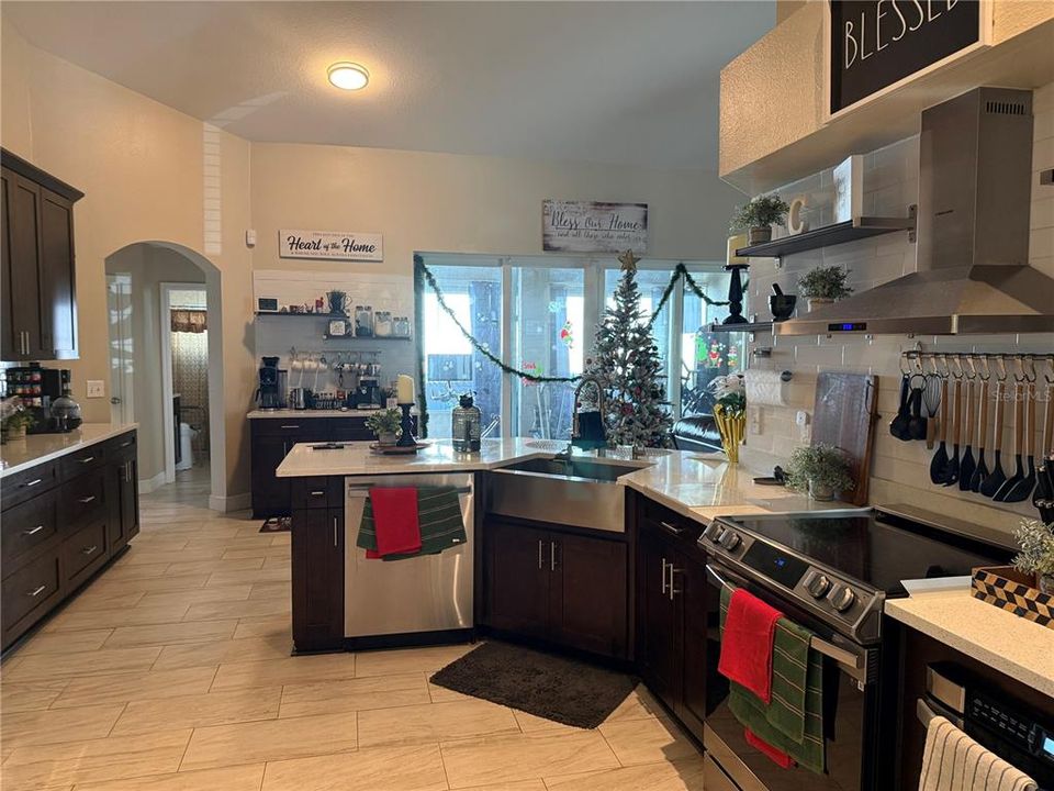 For Sale: $460,000 (4 beds, 3 baths, 2717 Square Feet)