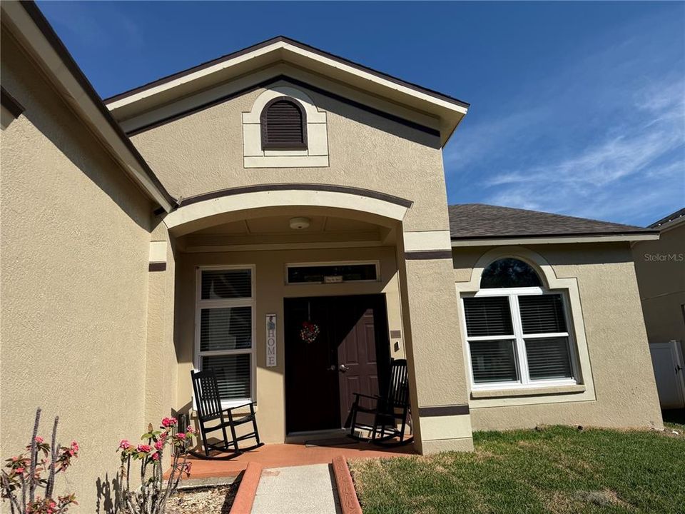 For Sale: $460,000 (4 beds, 3 baths, 2717 Square Feet)