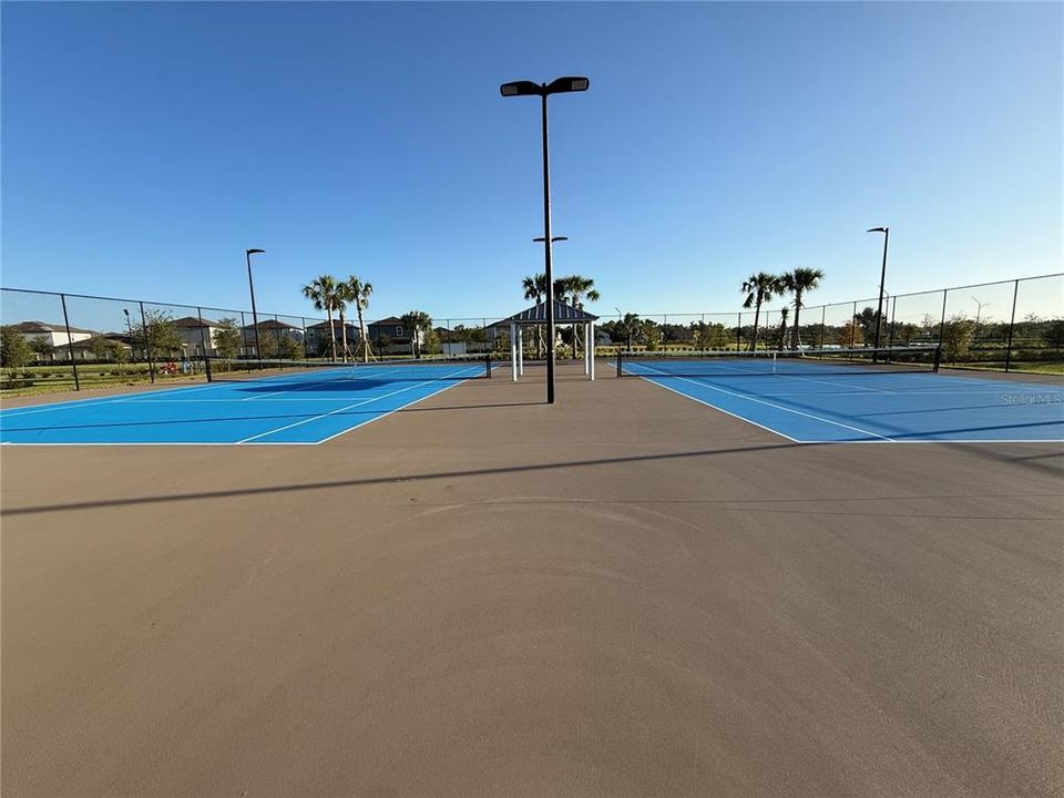 В аренду: $2,550 (4 спален, 2 ванн, 1936 Квадратных фут)