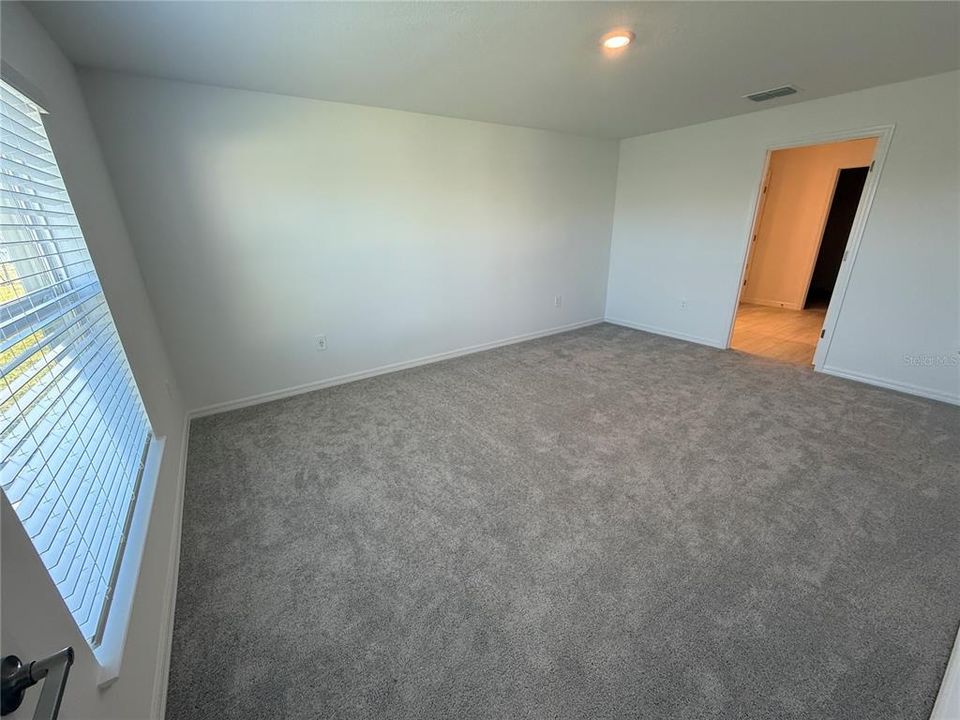 В аренду: $2,550 (4 спален, 2 ванн, 1936 Квадратных фут)