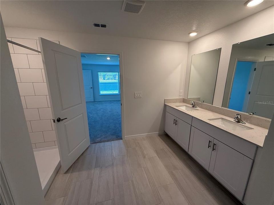 В аренду: $2,550 (4 спален, 2 ванн, 1936 Квадратных фут)