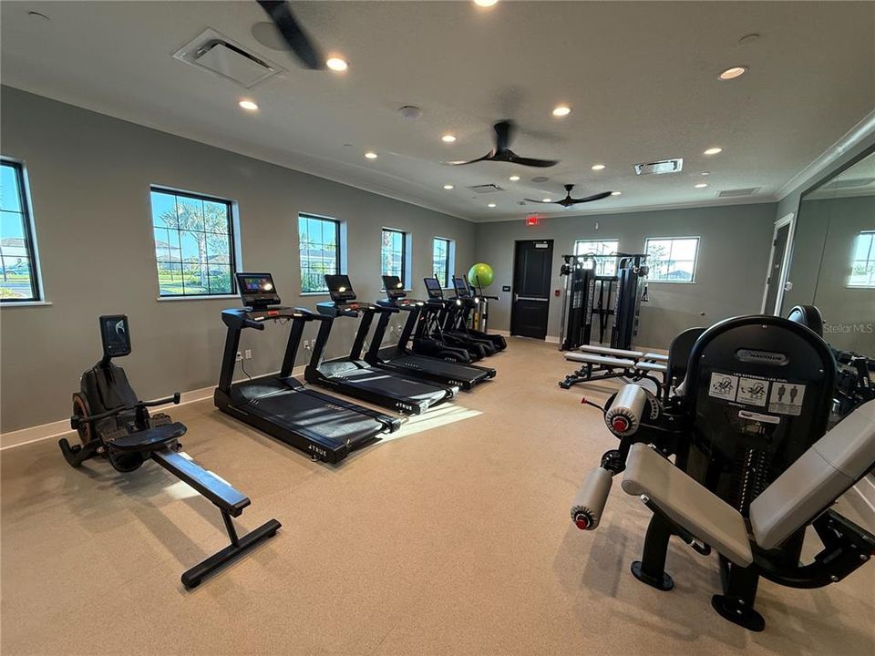 В аренду: $2,550 (4 спален, 2 ванн, 1936 Квадратных фут)