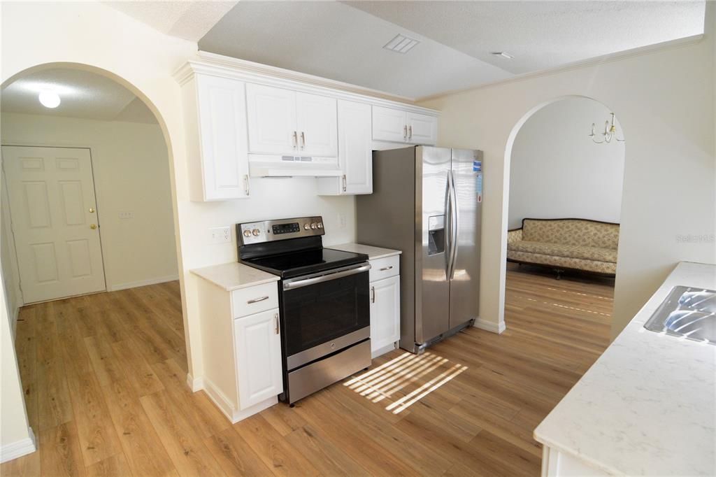 For Sale: $285,000 (3 beds, 2 baths, 1504 Square Feet)