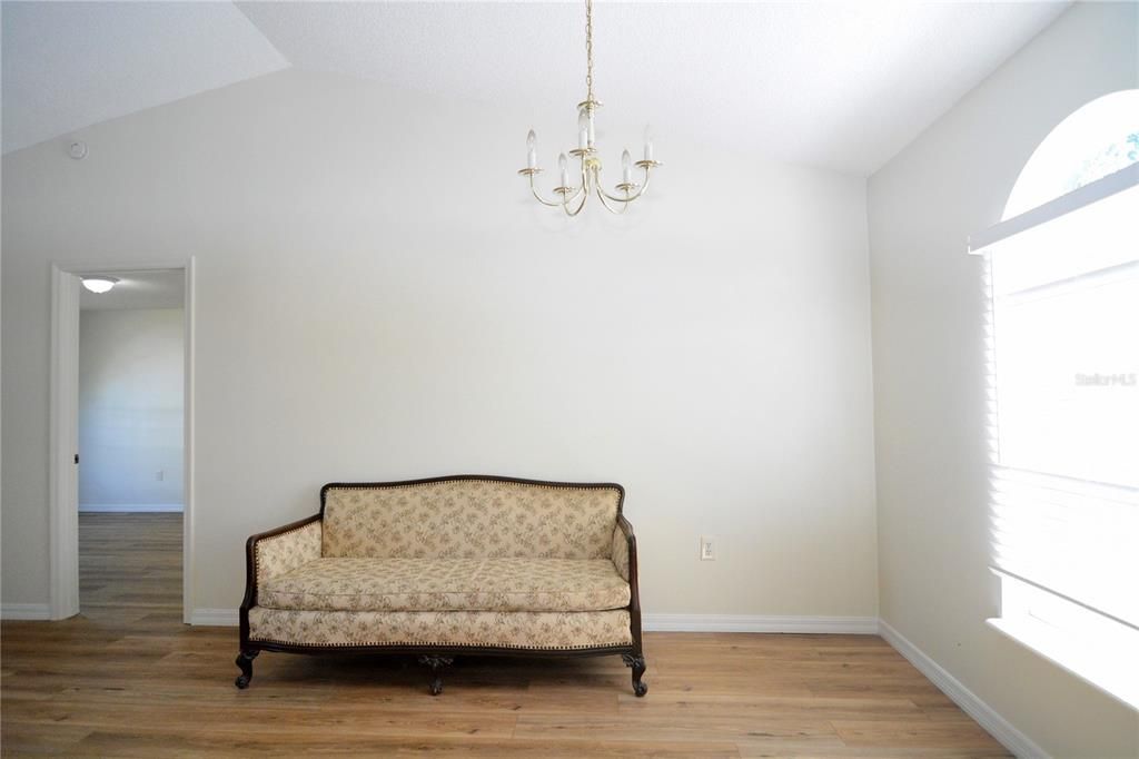 For Sale: $285,000 (3 beds, 2 baths, 1504 Square Feet)