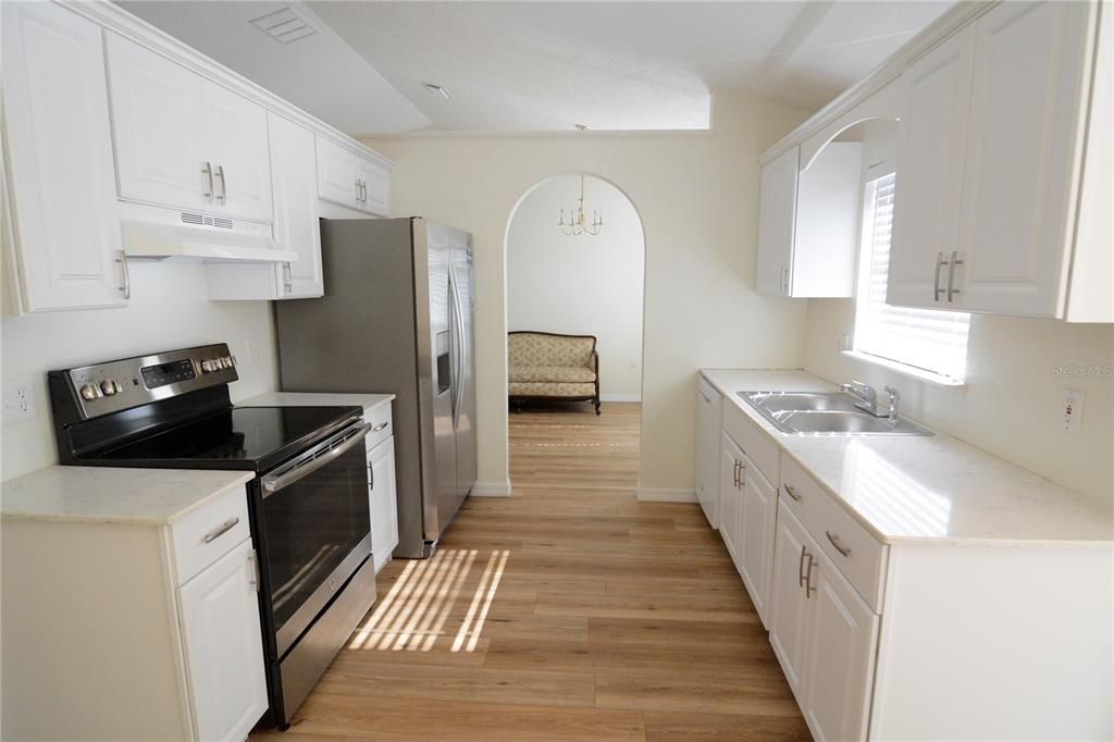 For Sale: $285,000 (3 beds, 2 baths, 1504 Square Feet)