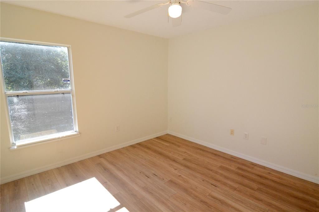 For Sale: $285,000 (3 beds, 2 baths, 1504 Square Feet)