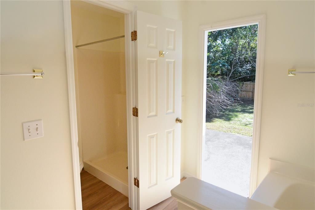 For Sale: $285,000 (3 beds, 2 baths, 1504 Square Feet)