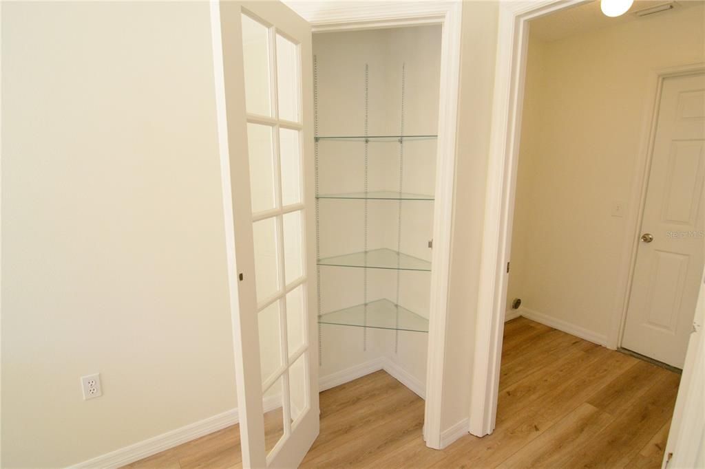 For Sale: $285,000 (3 beds, 2 baths, 1504 Square Feet)